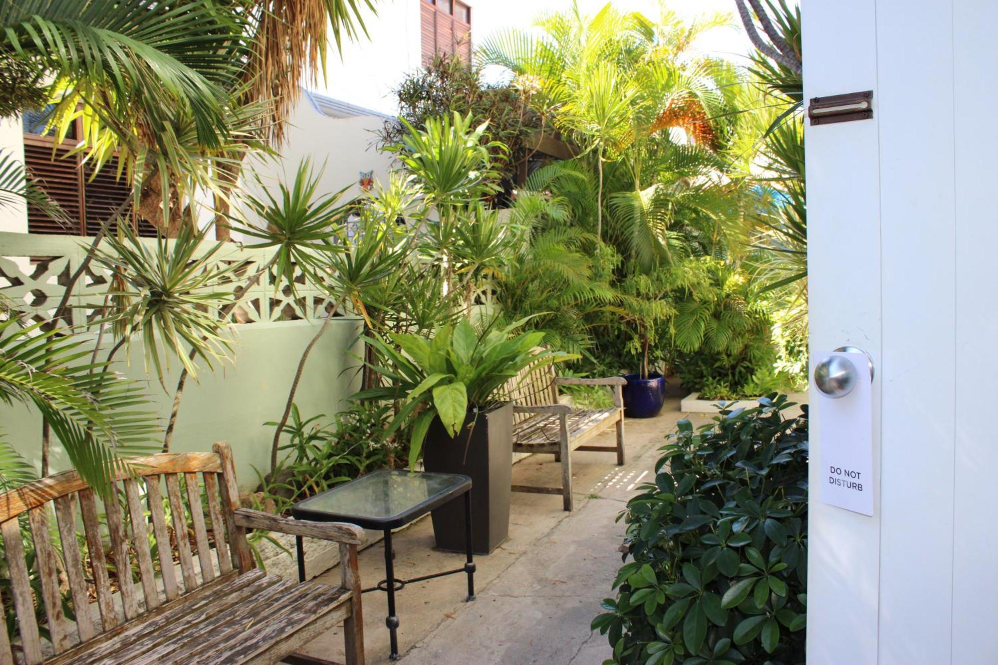 Numero Uno Beach Apartments San Juan Buitenkant foto