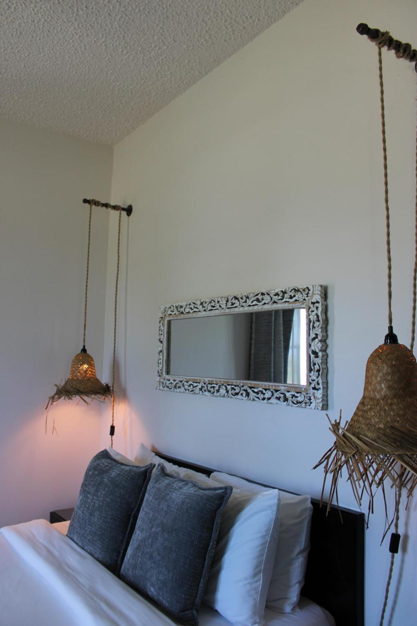 Numero Uno Beach Apartments San Juan Buitenkant foto