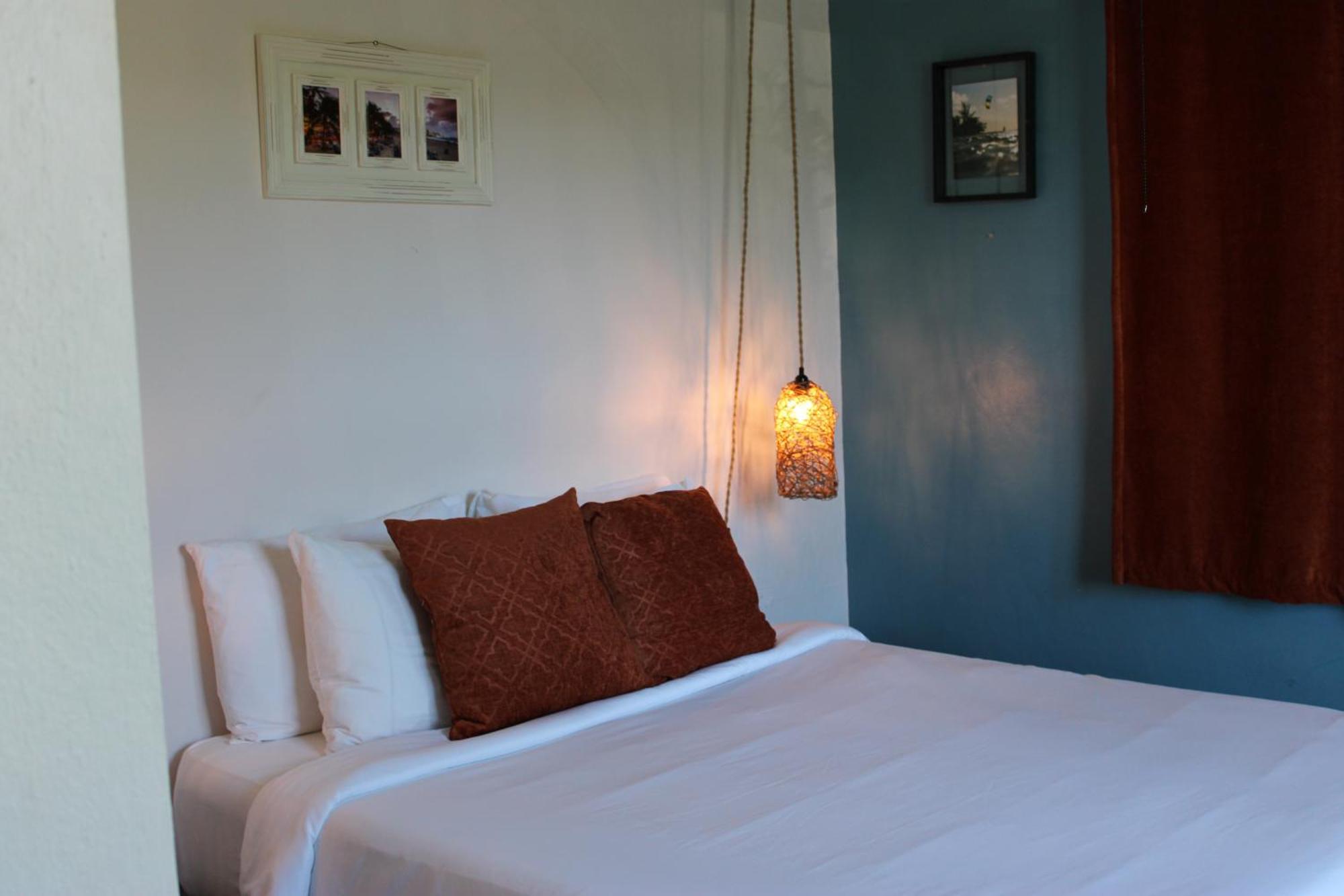Numero Uno Beach Apartments San Juan Buitenkant foto