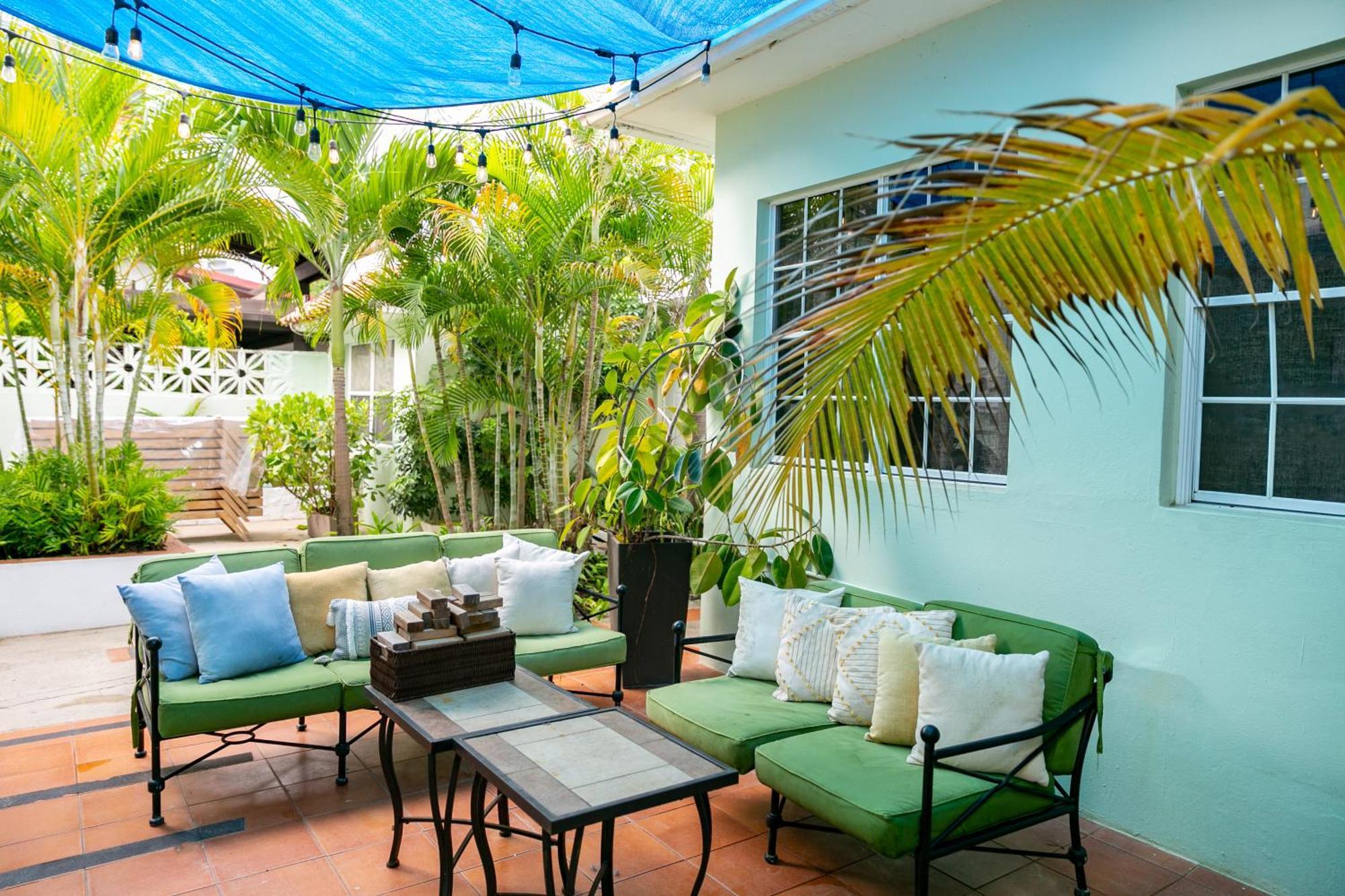 Numero Uno Beach Apartments San Juan Buitenkant foto